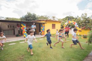 kids- playing-in-garden