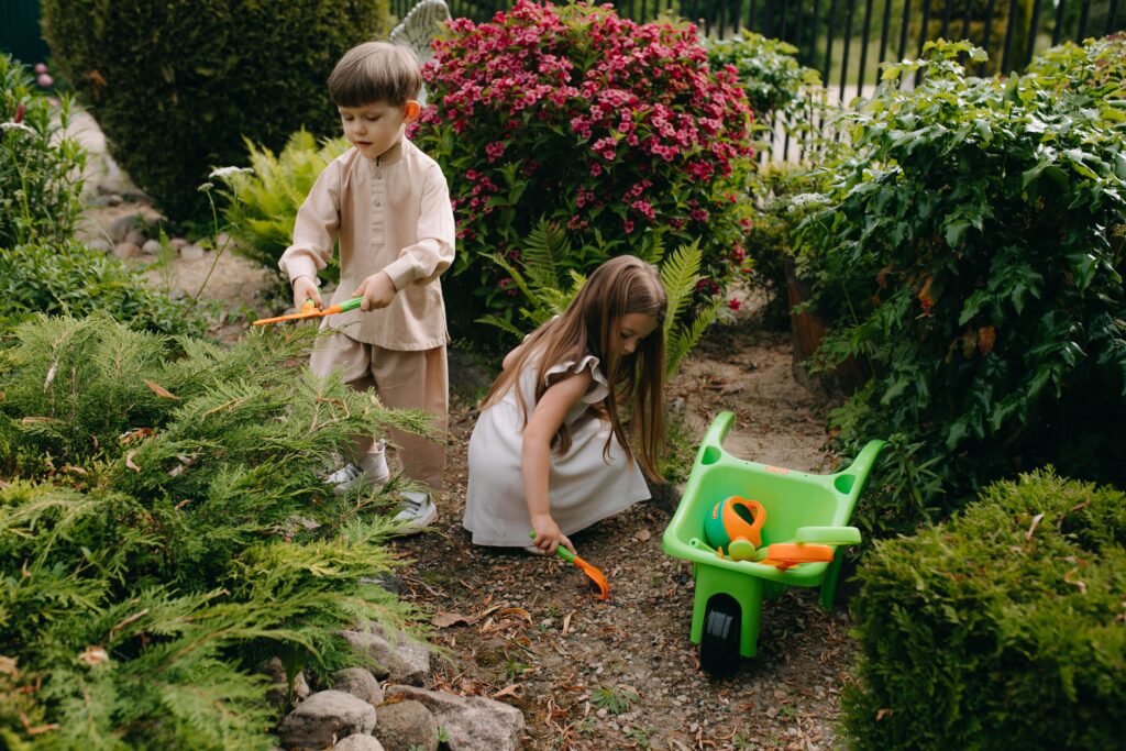 kids working in garden during vacations