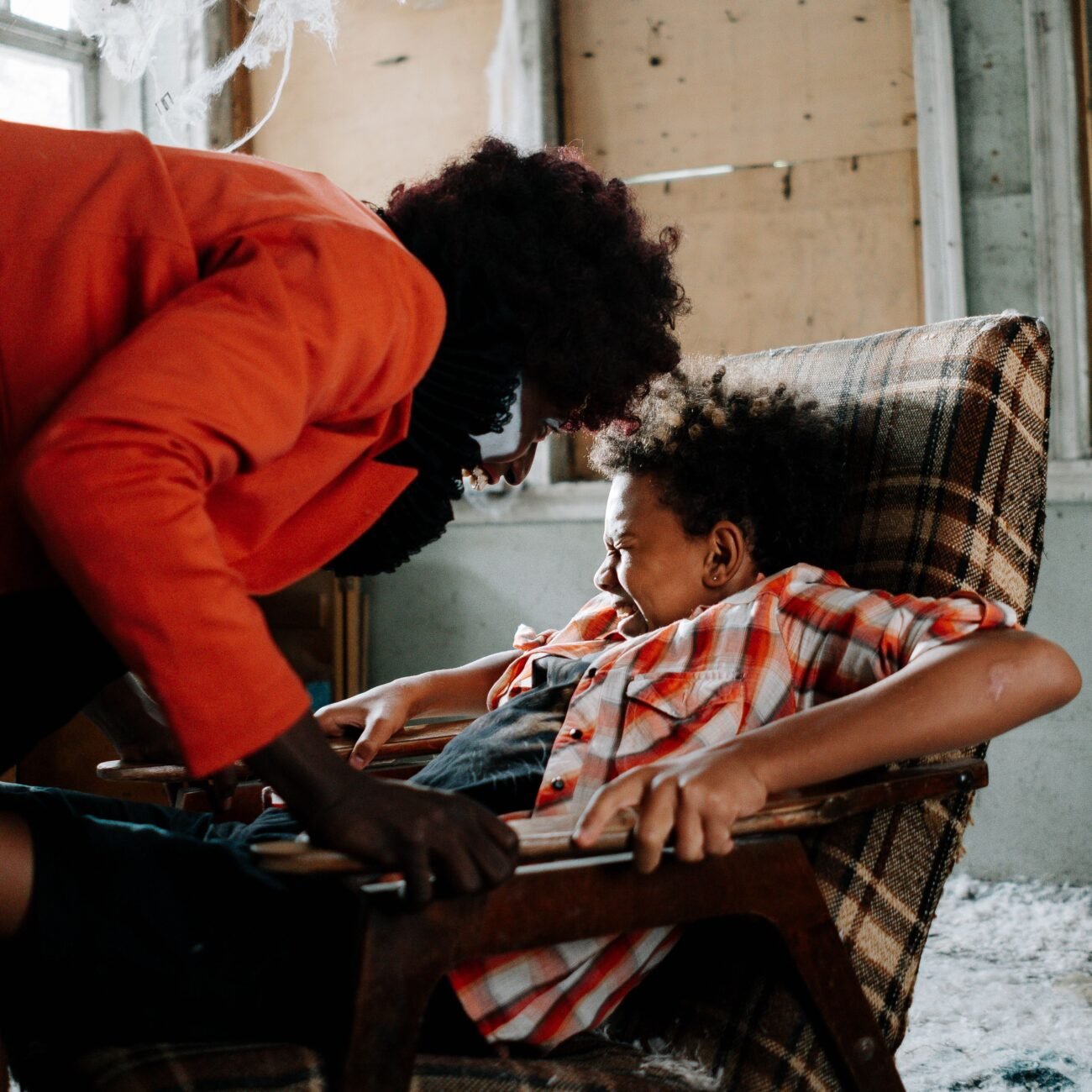 parents is calming her child through a technique
