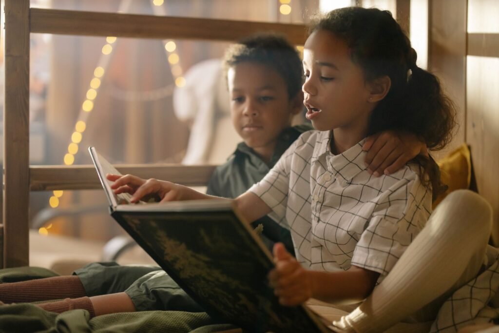kids are reading book